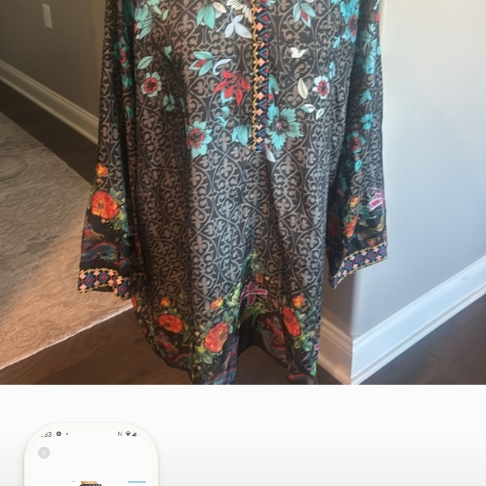 Johnny Was Black Floral Tunic - Picture 4 of 9